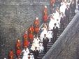 城墙上的集体婚礼